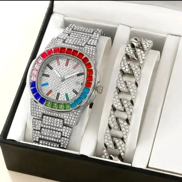 Rhinestone Decor Round Quartz Watch &  Bracelet...NWT - Picture 6 of 7